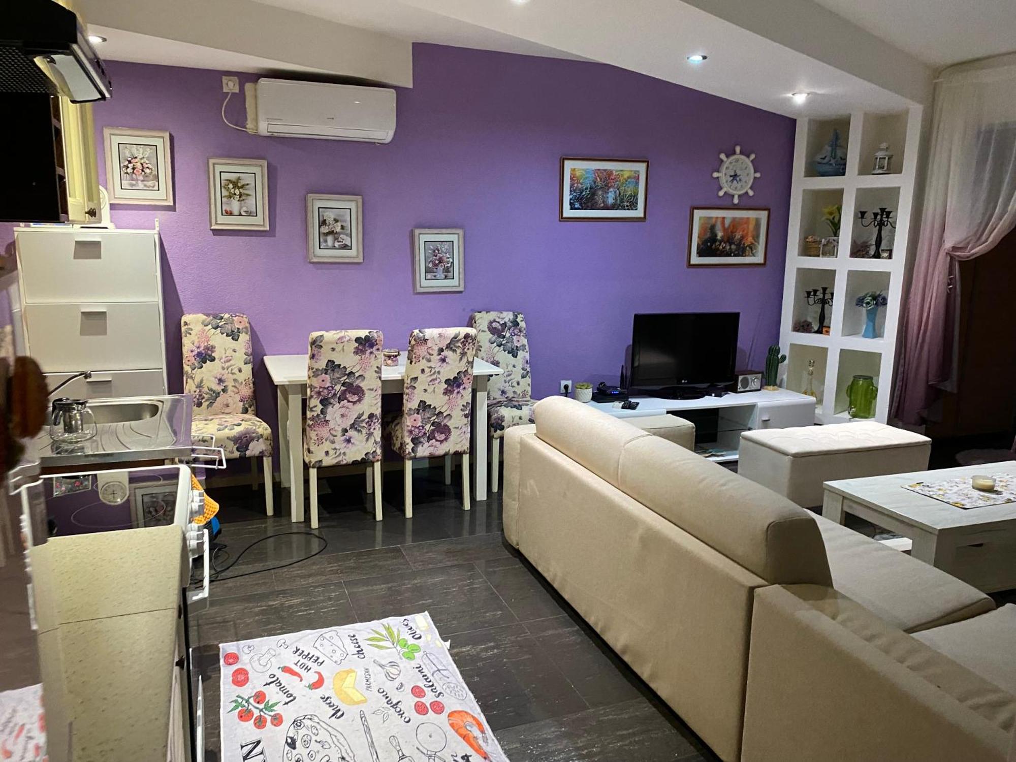Dora Butterfly -for Max 5 People * Budva